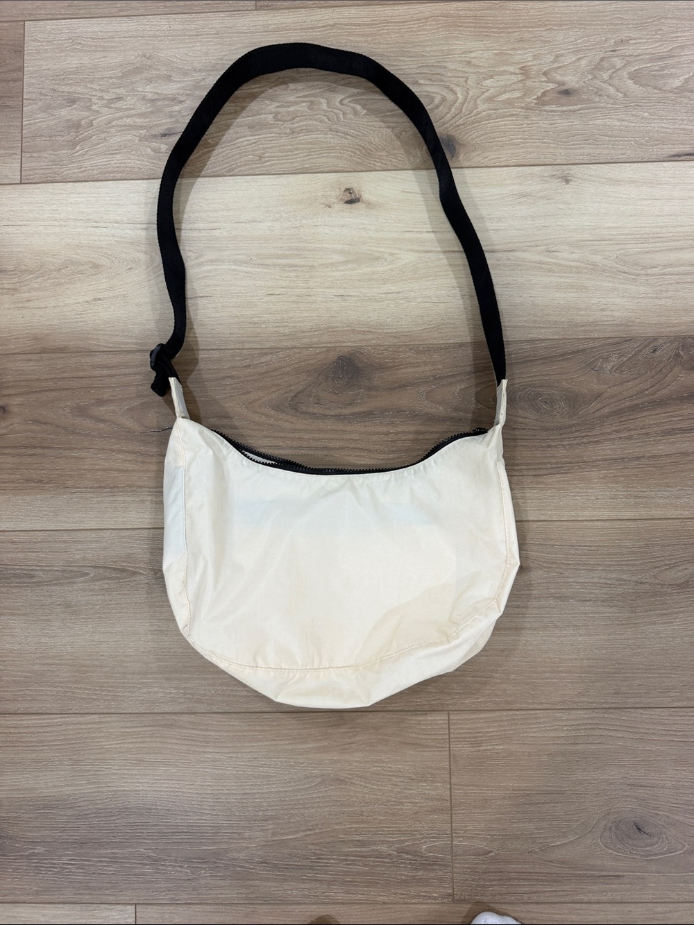 BAGGU Cream Crossbody with Black Strap